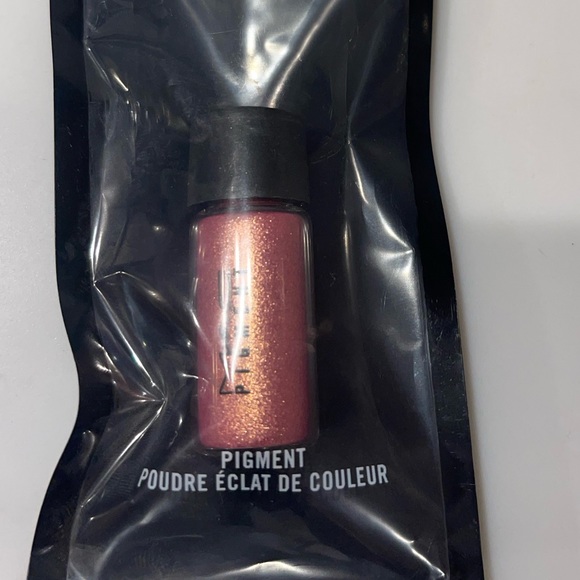 MAC pigment eyeshadow - Picture 5 of 5